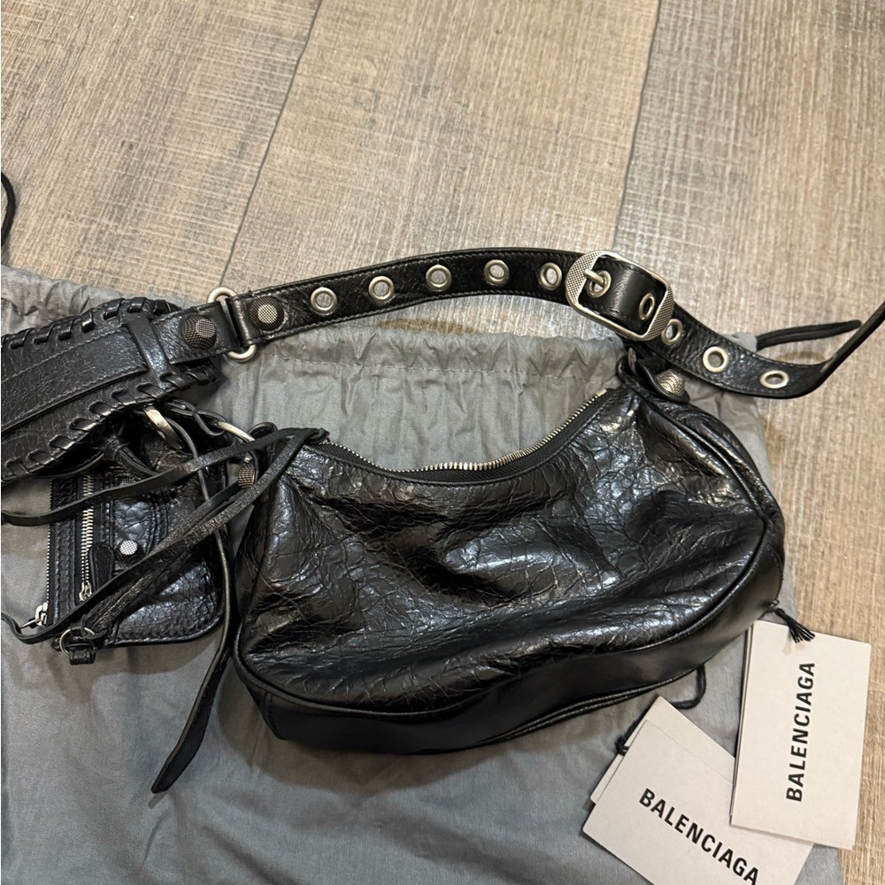 Balenciaga Black ‘Le Cagole XS‘ Leather Shoulder Bag - Picture 5 of 17